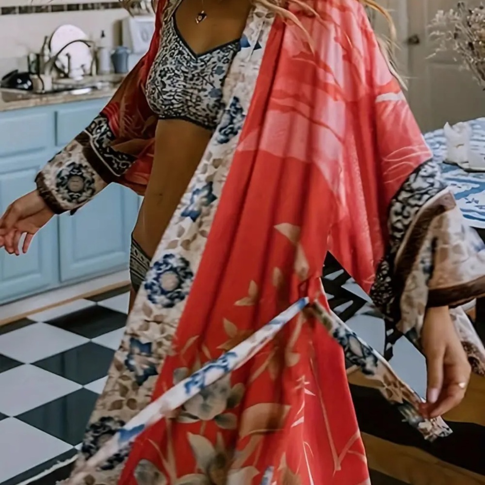 Woman’s Kimono - Picture 5 of 5